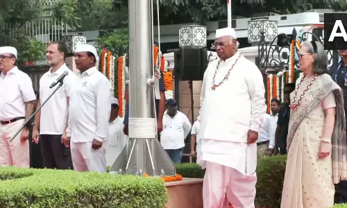 स्वतंत्रता दिवस समारोह: Rahul Gandhi और Mallikarjun Kharge नहीं गए लाल किला, बीजेपी ने सवाल उठाए स्वतंत्रता दिवस समारोह: Rahul Gandhi और Mallikarjun Kharge नहीं गए लाल किला, बीजेपी ने सवाल उठाए