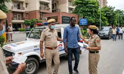 ग्रेटर नोएडा में अवैध रूप से रह रहा विदेशी नागरिक गिरफ्तार, तीन साल पहले खत्म हो चुका था वीजा ग्रेटर नोएडा में अवैध रूप से रह रहा विदेशी नागरिक गिरफ्तार, तीन साल पहले खत्म हो चुका था वीजा