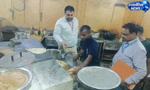 25 दुकानों की जांच, मिलावटी मिठाइयों पर शिकंजा 25 दुकानों की जांच, मिलावटी मिठाइयों पर शिकंजा