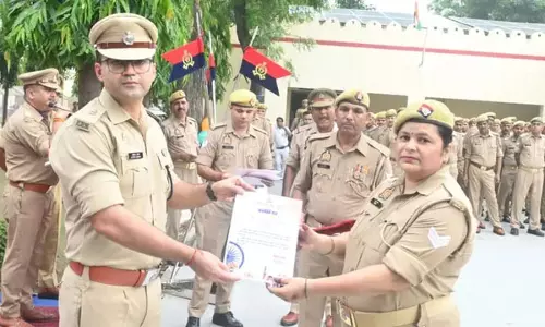 स्वतंत्रता दिवस पर एसएसपी आदित्य लांग्हे ने फहराया तिरंगा स्वतंत्रता दिवस पर एसएसपी आदित्य लांग्हे ने फहराया तिरंगा