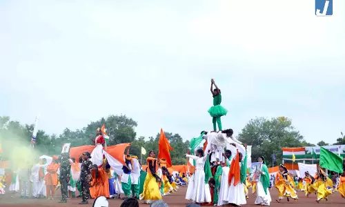 स्वतंत्रता दिवस समारोह: शालेय विद्यार्थियों की सांस्कृतिक प्रस्तुतियों ने बांधा समां स्वतंत्रता दिवस समारोह: शालेय विद्यार्थियों की सांस्कृतिक प्रस्तुतियों ने बांधा समां
