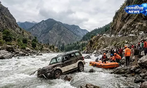 किश्तवाड़ में दर्दनाक सड़क हादसा: स्कॉर्पियो चिनाब नदी में गिरी, पांच लोगों की मौत