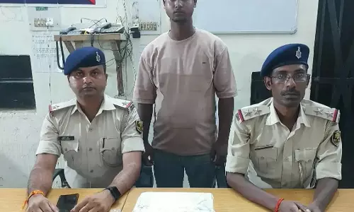 Araria: स्मैक की डिलीवरी से पहले तस्कर गिरफ्तार, 604.2 ग्राम नशीला पदार्थ बरामद