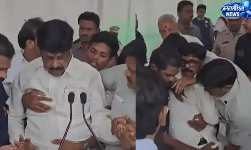 भाषण के दौरान मंत्री की तबीयत बिगड़ी