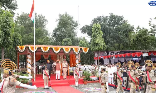 हर घर तिरंगा अभियान के रंग में रंगा जिला, मंत्री तुलसीराम सिलावट ने फहराया राष्ट्रीय ध्वज हर घर तिरंगा अभियान के रंग में रंगा जिला, मंत्री तुलसीराम सिलावट ने फहराया राष्ट्रीय ध्वज