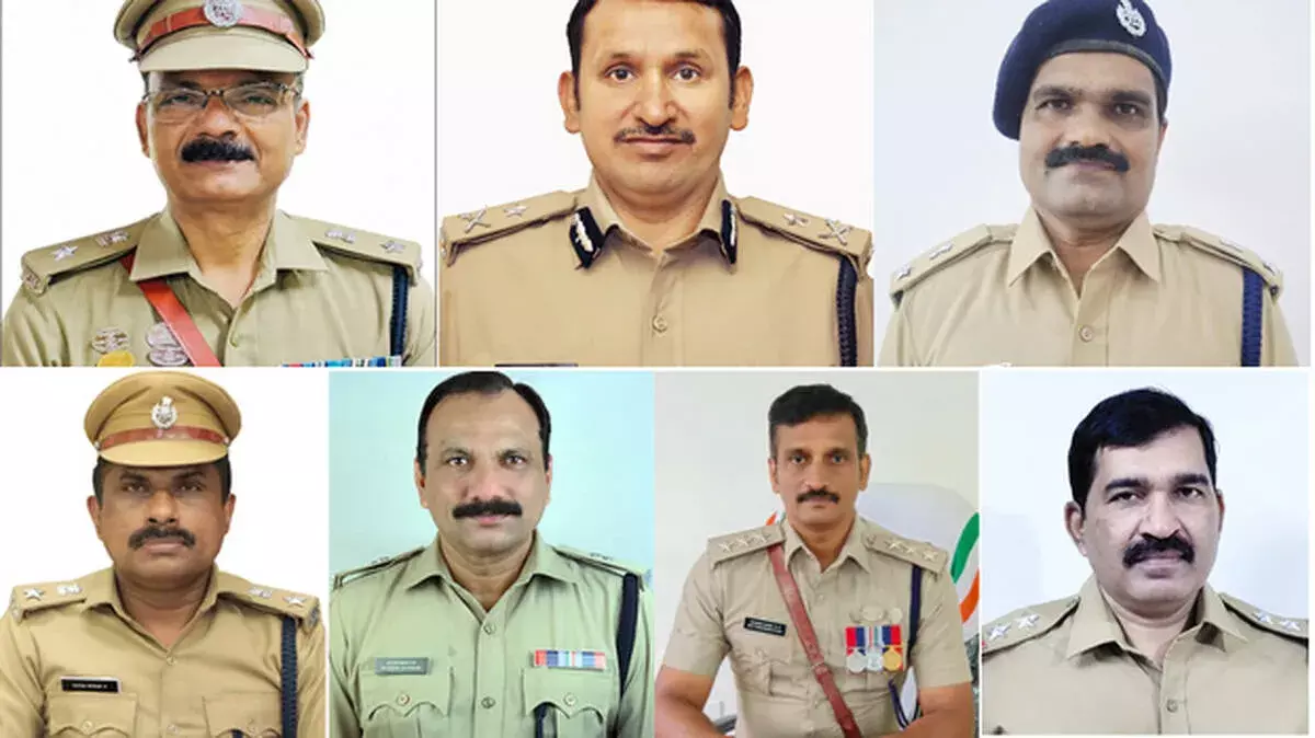 केरल के पुलिस, अग्निशमन और जेल अधिकारियों को राष्ट्रपति पदक केरल के पुलिस, अग्निशमन और जेल अधिकारियों को राष्ट्रपति पदक