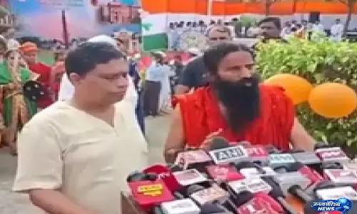 शिक्षा व्यवस्था के खिलाफ आंदोलन करेंगे बाबा रामदेव शिक्षा व्यवस्था के खिलाफ आंदोलन करेंगे बाबा रामदेव