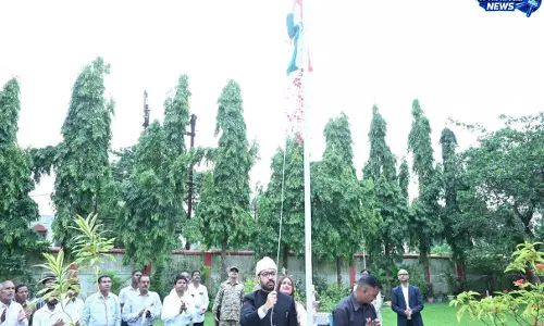 कलेक्टर लंगेह ने कलेक्ट्रेट में किया ध्वजारोहण कलेक्टर लंगेह ने कलेक्ट्रेट में किया ध्वजारोहण