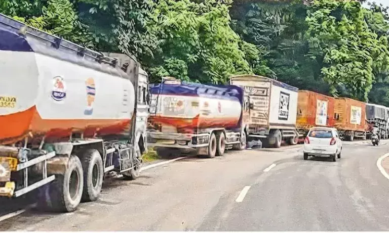 NH-37 की बदहाली पर ट्रांसपोर्टर सख्त, तुरंत मरम्मत की मांग उठाई