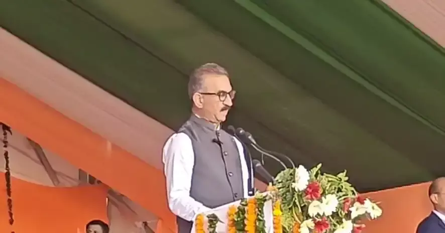 Shimla: कर्मचारियों-पेंशनरों के एरियर भुगतान का ऐलान, सुक्खू ने बड़सर में फहराया तिरंगा