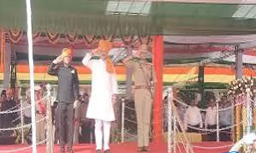 स्वतंत्रता दिवस पर शिक्षा मंत्री ने ली परेड की सलामी स्वतंत्रता दिवस पर शिक्षा मंत्री ने ली परेड की सलामी
