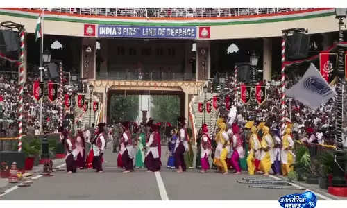 अटारी वाघा बॉर्डर पर भव्य बीटिंग रिट्रीट