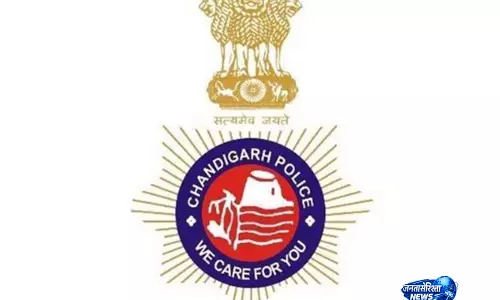 चंडीगढ़ पुलिस ने 9.51 लाख रुपये के डिजिटल अरेस्ट फ्रॉड मामले में हावड़ा से एक व्यक्ति को किया गिरफ्तार चंडीगढ़ पुलिस ने 9.51 लाख रुपये के डिजिटल अरेस्ट फ्रॉड मामले में हावड़ा से एक व्यक्ति को किया गिरफ्तार