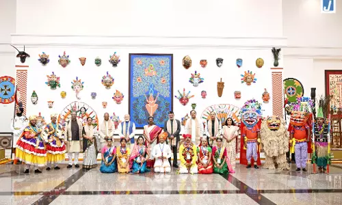 राष्ट्रपति भवन में ‘विविधता में एकता’ की झलक, छत्तीसगढ़ समेत चार राज्यों ने बिखेरे रंग राष्ट्रपति भवन में ‘विविधता में एकता’ की झलक, छत्तीसगढ़ समेत चार राज्यों ने बिखेरे रंग