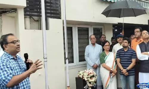 बागी गुट के कार्यक्रम में कुणाल घोष ममता की बढ़ी चिंता बागी गुट के कार्यक्रम में कुणाल घोष ममता की बढ़ी चिंता