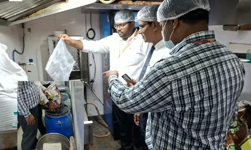 BREAKING: तीन बड़े होटलों पर खाद्य विभाग का छापा  77 किलो एक्सपायर्ड चिकन-मांस और मशरूम जब्त