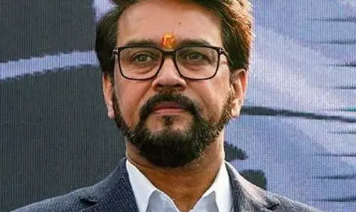 वंदे मातरम को लेकर कांग्रेस पर बरसे अनुराग ठाकुर