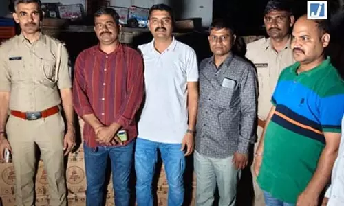 पुलिस ने 26.81 लाख रुपए मूल्य की 7,164 शराब की बोतलें जब्त की पुलिस ने 26.81 लाख रुपए मूल्य की 7,164 शराब की बोतलें जब्त की