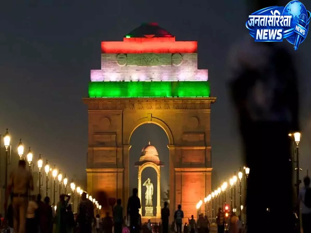 आजादी के जश्न में डूबा भारत स्मारकों पर दिखी तिरंगे की भव्य चमक आजादी के जश्न में डूबा भारत स्मारकों पर दिखी तिरंगे की भव्य चमक