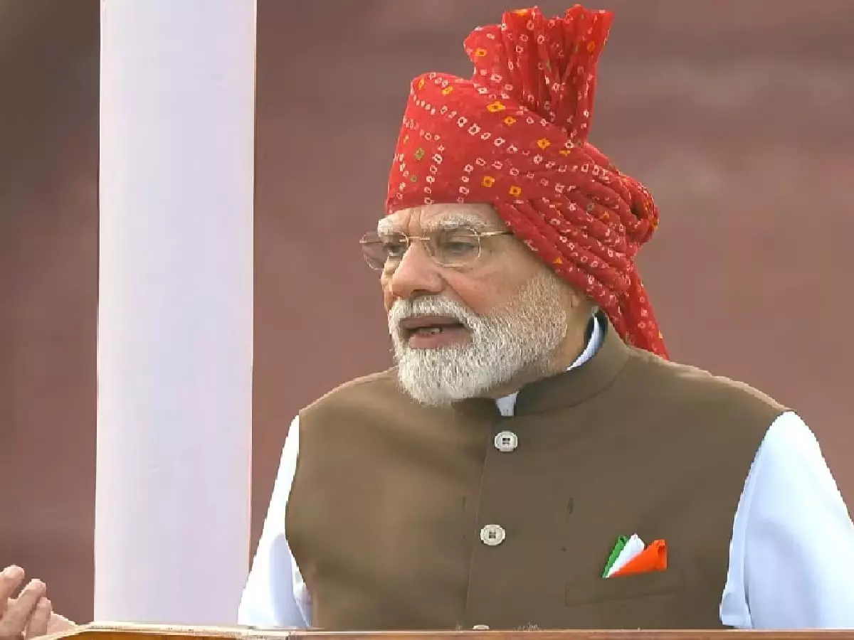 स्वतंत्रता दिवस पर पीएम मोदी की लाल पगड़ी का खास संदेश स्वतंत्रता दिवस पर पीएम मोदी की लाल पगड़ी का खास संदेश