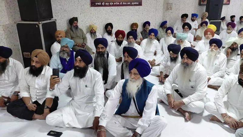 अंबाला में HSGMC प्रमुख समेत नेताओं पर FIR अंबाला में HSGMC प्रमुख समेत नेताओं पर FIR