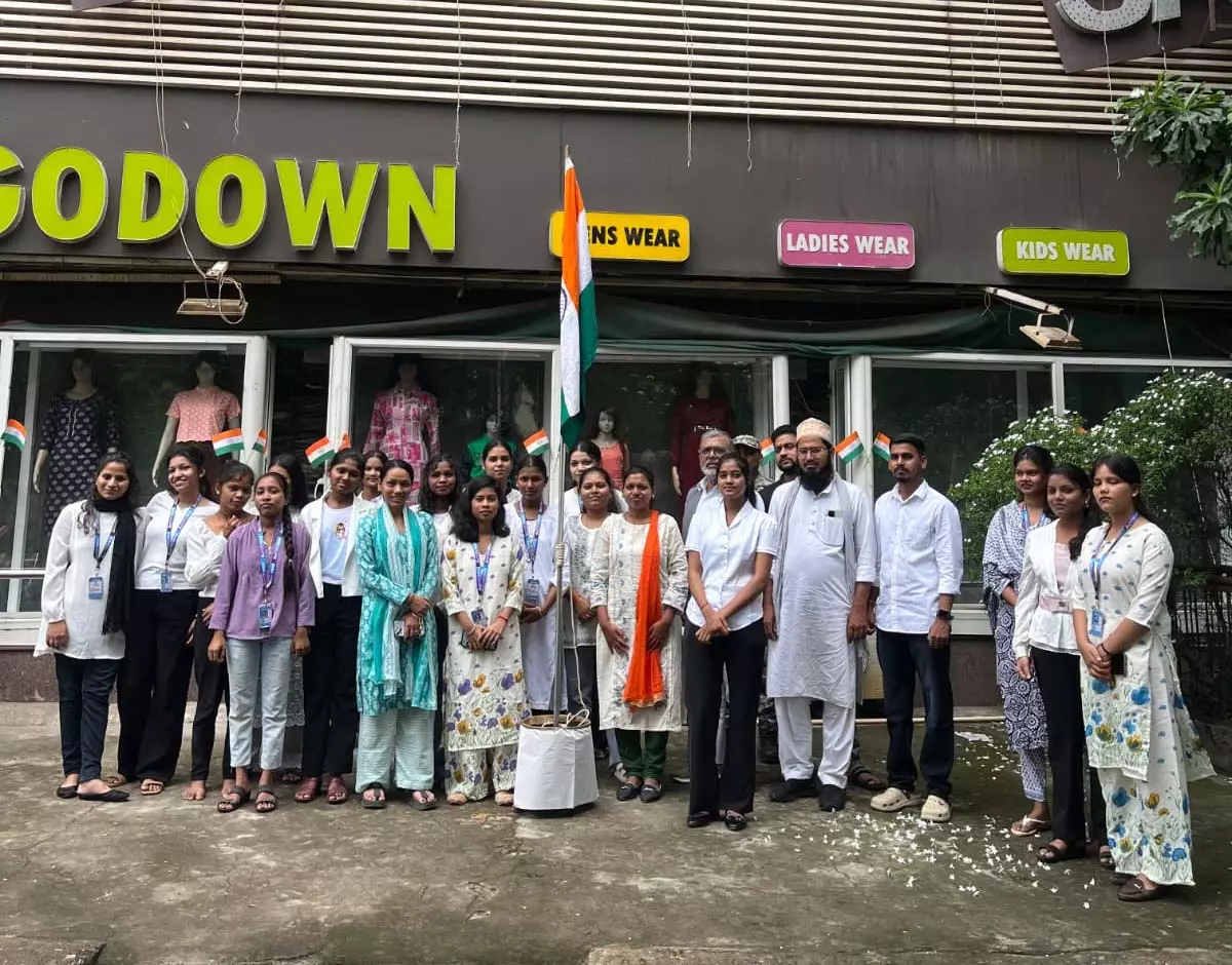 जनता से रिश्ता दफ्तर में स्वतंत्रता दिवस उत्साह से मनाया गया जनता से रिश्ता दफ्तर में स्वतंत्रता दिवस उत्साह से मनाया गया