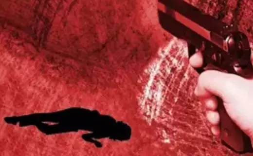 पटना में ज्वेलरी शॉप मालिक को गोली मारी, लूट का विरोध करने पर अपराधियों ने किया हमला पटना में ज्वेलरी शॉप मालिक को गोली मारी, लूट का विरोध करने पर अपराधियों ने किया हमला