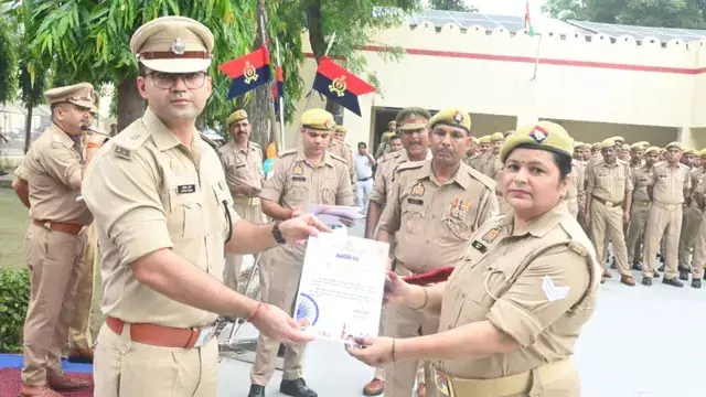 स्वतंत्रता दिवस पर एसएसपी आदित्य लांग्हे ने फहराया तिरंगा स्वतंत्रता दिवस पर एसएसपी आदित्य लांग्हे ने फहराया तिरंगा
