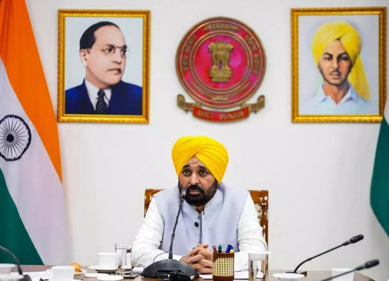 स्वतंत्रता दिवस समारोह के लिए फिरोजपुर पहुंचे CM मान स्वतंत्रता दिवस समारोह के लिए फिरोजपुर पहुंचे CM मान