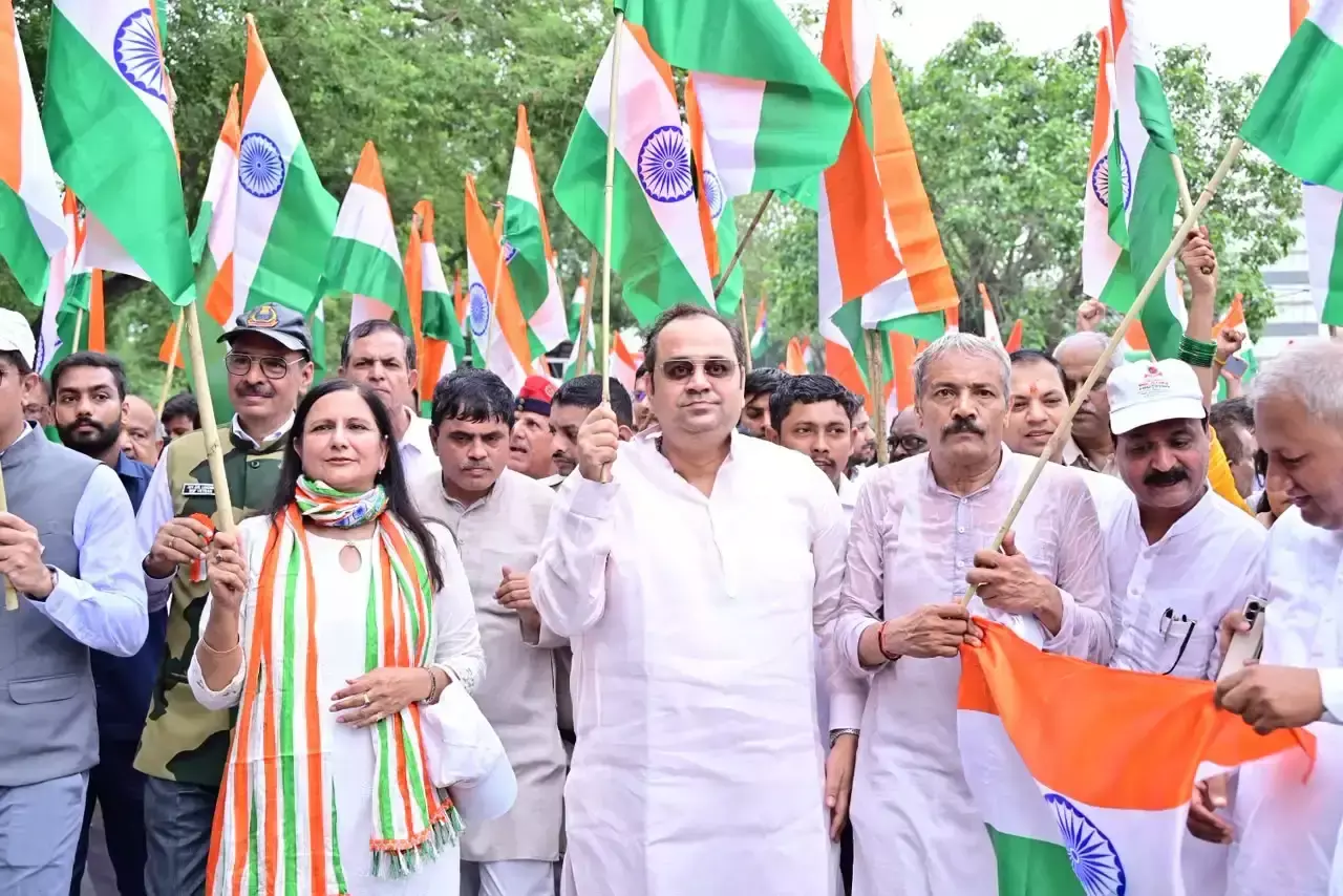 New Delhi: द्वारका सेक्टर-14 से एनएसयूटी तक तिरंगा यात्रा, मंत्री पंकज कुमार सिंह रहे मौजूद New Delhi: द्वारका सेक्टर-14 से एनएसयूटी तक तिरंगा यात्रा, मंत्री पंकज कुमार सिंह रहे मौजूद