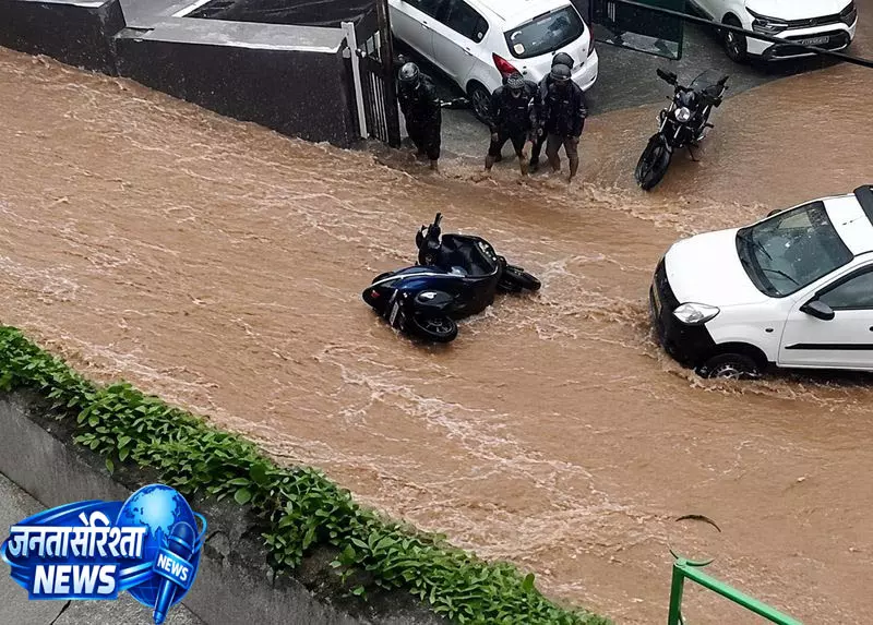 बारिश का कहर, तेज बहाव में महिला लापता बारिश का कहर, तेज बहाव में महिला लापता