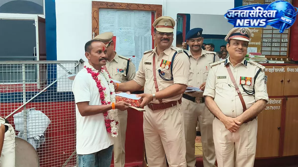 स्वतंत्रता दिवस पर जबलपुर सेंट्रल जेल से 18 कैदियों की रिहाई, मिली नई जिंदगी की शुरुआत स्वतंत्रता दिवस पर जबलपुर सेंट्रल जेल से 18 कैदियों की रिहाई, मिली नई जिंदगी की शुरुआत