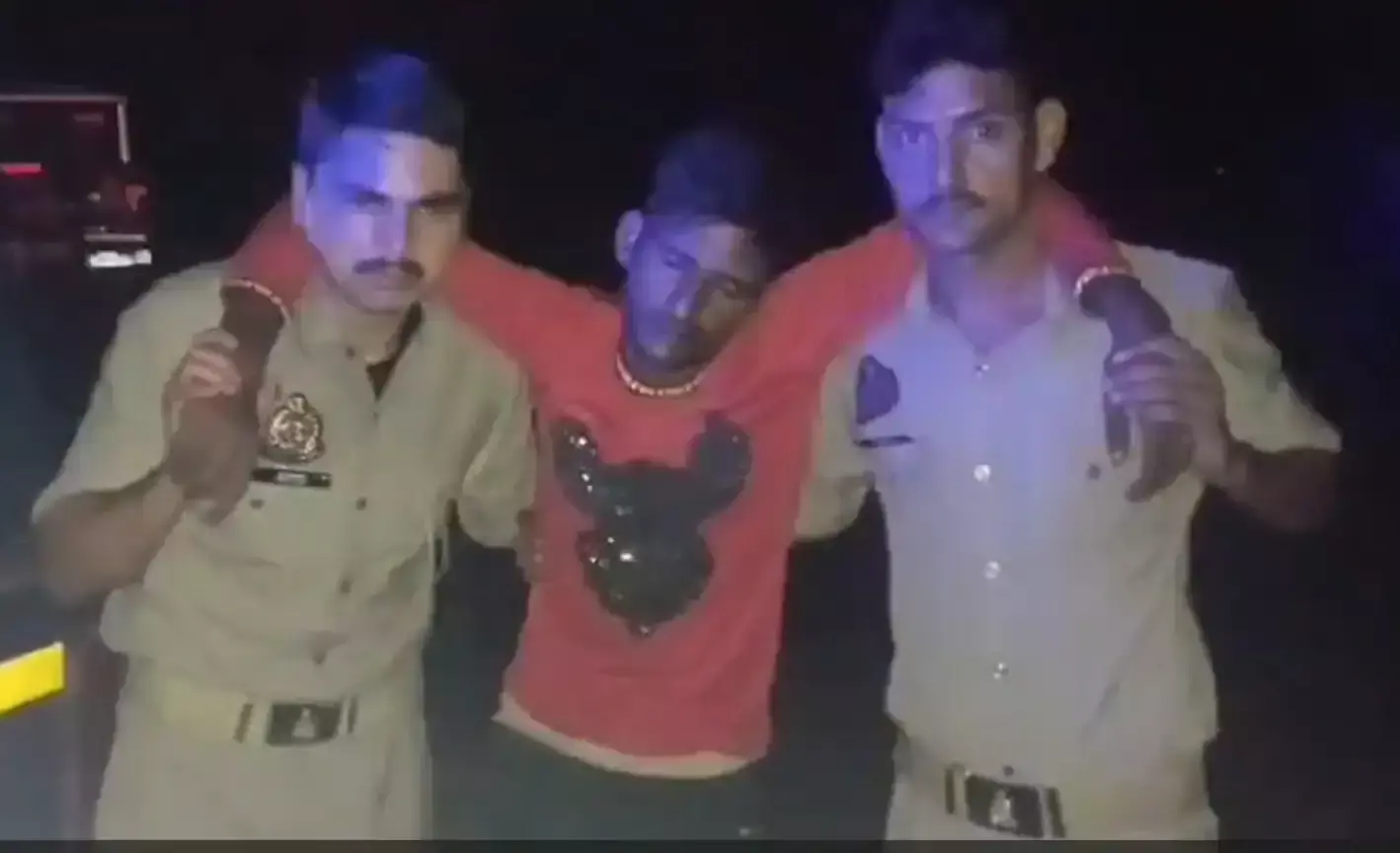 Firozabad: पशु चोरों को पकड़ने गई पुलिस से मुठभेड़, चार आरोपित गिरफ्तार Firozabad: पशु चोरों को पकड़ने गई पुलिस से मुठभेड़, चार आरोपित गिरफ्तार