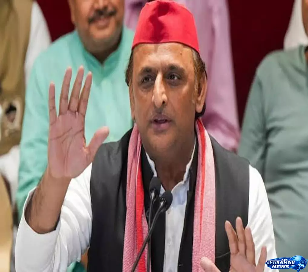 टिकट बंटवारे से पहले अखिलेश ने नेताओं को किया सतर्क टिकट बंटवारे से पहले अखिलेश ने नेताओं को किया सतर्क