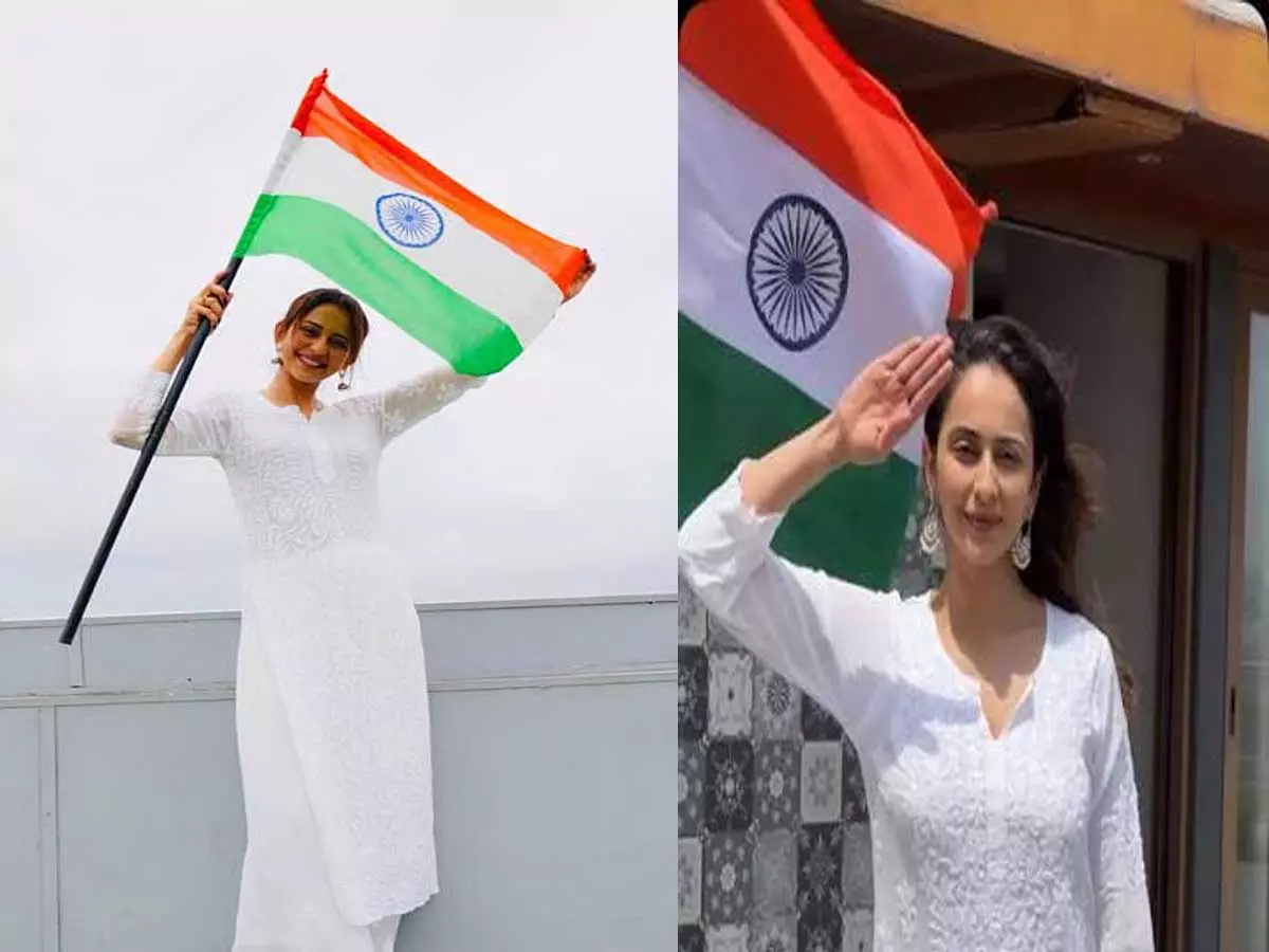 फौजी परिवार से जुड़ी रकुल प्रीत ने बताया कैसे मनाती थीं बचपन में आजादी का जश्न फौजी परिवार से जुड़ी रकुल प्रीत ने बताया कैसे मनाती थीं बचपन में आजादी का जश्न