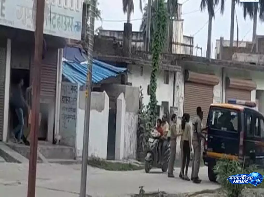 मुखबिर की सूचना पर लॉज में छापा दो आरोपी गिरफ्तार मुखबिर की सूचना पर लॉज में छापा दो आरोपी गिरफ्तार