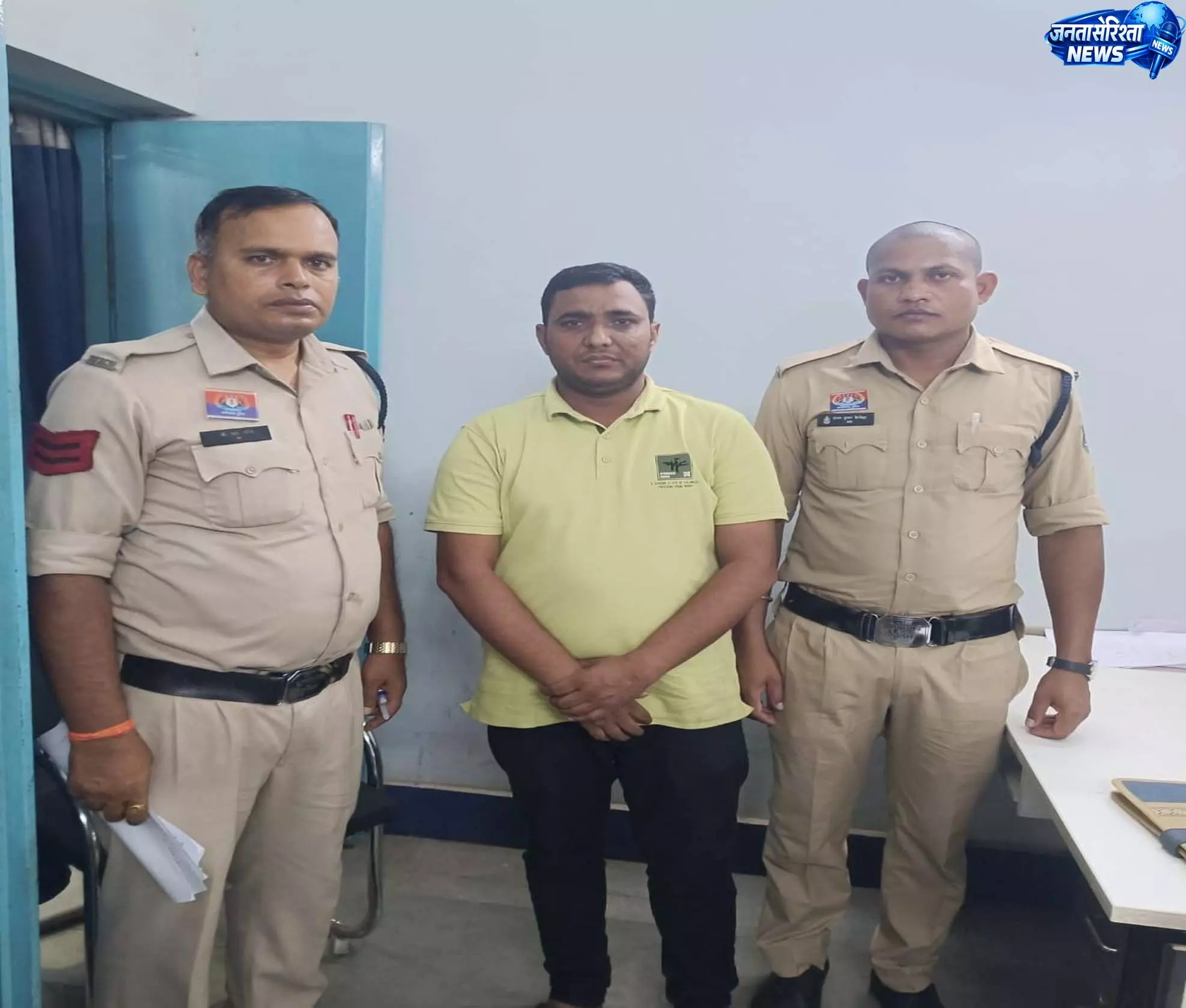 कार्यस्थल पर महिला से दुर्व्यवहार करने वाला बदमाश गिरफ्तार कार्यस्थल पर महिला से दुर्व्यवहार करने वाला बदमाश गिरफ्तार
