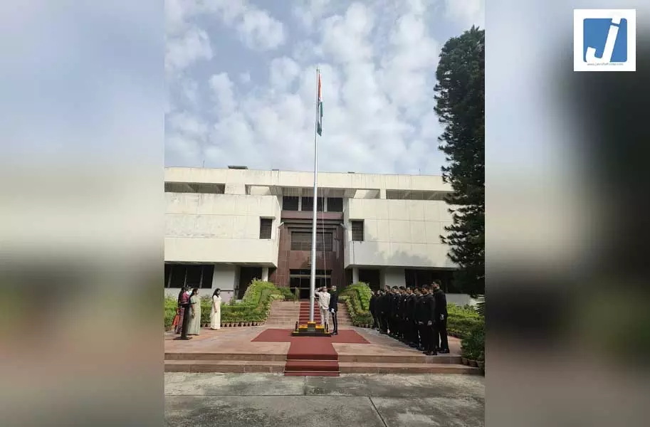फ्रांस के राष्ट्रपति ने दी स्वतंत्रता दिवस की शुभकामनाएं, पाकिस्तान स्थित भारतीय उच्चायोग में भी लहराया गया तिरंगा फ्रांस के राष्ट्रपति ने दी स्वतंत्रता दिवस की शुभकामनाएं, पाकिस्तान स्थित भारतीय उच्चायोग में भी लहराया गया तिरंगा