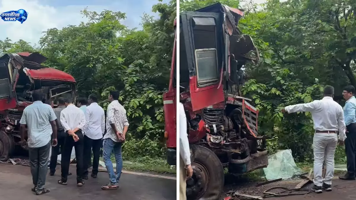 रत्नागिरी में झारीविनायक मंदिर के पास दो बसों की भीषण टक्कर, दोनों वाहन बुरी तरह क्षतिग्रस्त रत्नागिरी में झारीविनायक मंदिर के पास दो बसों की भीषण टक्कर, दोनों वाहन बुरी तरह क्षतिग्रस्त