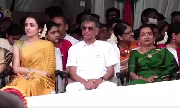 Tamil Nadu: त्रिशा और विजय के माता-पिता ने साथ मिलकर स्वतंत्रता दिवस समारोह में हिस्सा लिया Tamil Nadu: त्रिशा और विजय के माता-पिता ने साथ मिलकर स्वतंत्रता दिवस समारोह में हिस्सा लिया