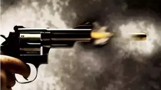 Karnataka: कावेरी वाइल्डलाइफ़ सैंक्चुअरी में वन रक्षकों ने तीन शिकारियों को गोली मारकर मार डाला Karnataka: कावेरी वाइल्डलाइफ़ सैंक्चुअरी में वन रक्षकों ने तीन शिकारियों को गोली मारकर मार डाला