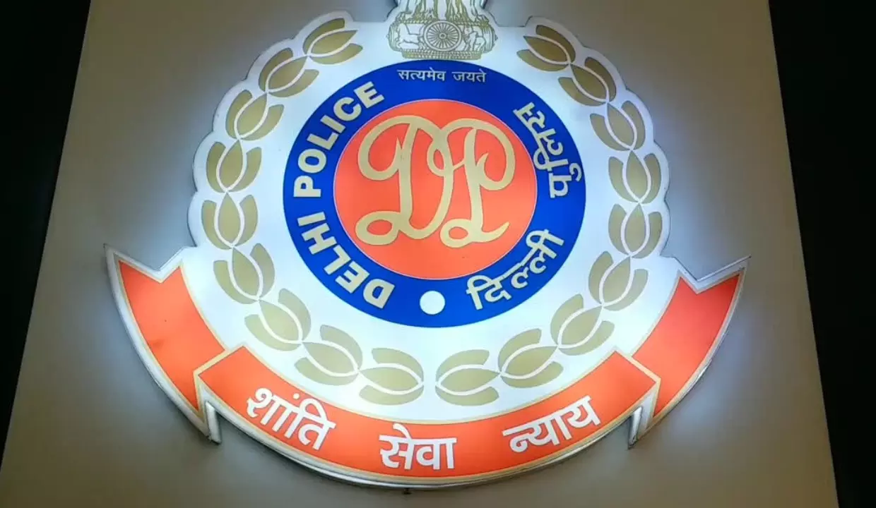 New Delhi: मोबाइल बरामदगी अभियान में सफलता, 42 फोन मिले, 30 मालिकों को लौटाए New Delhi: मोबाइल बरामदगी अभियान में सफलता, 42 फोन मिले, 30 मालिकों को लौटाए