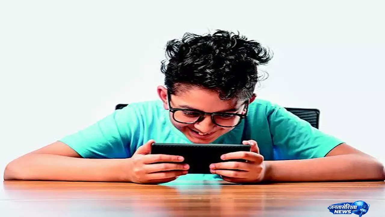 इन आसान नियमों से बच्चे ने छोड़ दिया मोबाइल देखना इन आसान नियमों से बच्चे ने छोड़ दिया मोबाइल देखना