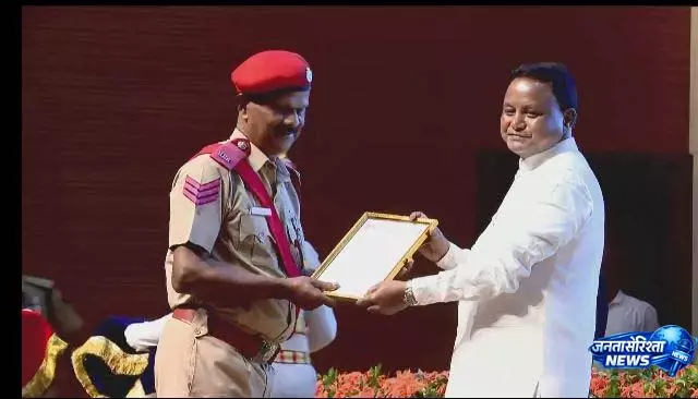 80वें स्वतंत्रता दिवस पर Odisha के 17 पुलिसकर्मी सम्मानित 80वें स्वतंत्रता दिवस पर Odisha के 17 पुलिसकर्मी सम्मानित