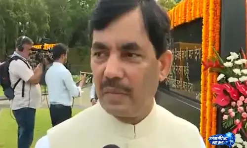 हेमंत सरकार के साथ राहुल पर भी बरसे शाहनवाज