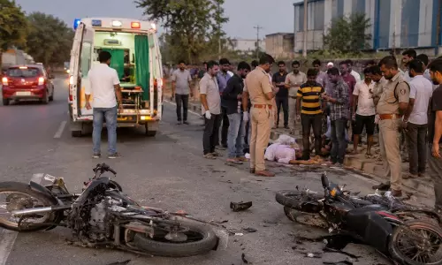 रायबरेली में दो बाइकों की भिड़ंत, 2 युवकों की मौत रायबरेली में दो बाइकों की भिड़ंत, 2 युवकों की मौत