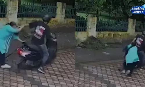 देहरादून में 75 वर्षीय महिला से चेन लूट की कोशिश, स्कूटी सवार बदमाश CCTV में कैद देहरादून में 75 वर्षीय महिला से चेन लूट की कोशिश, स्कूटी सवार बदमाश CCTV में कैद
