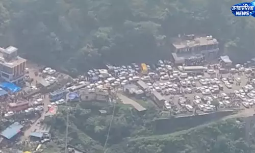 श्री नैना देवी में श्रावण अष्टमी मेले में उमड़ा श्रद्धालुओं का सैलाब, VIP मार्ग पर भीड़ से बढ़ी चिंता श्री नैना देवी में श्रावण अष्टमी मेले में उमड़ा श्रद्धालुओं का सैलाब, VIP मार्ग पर भीड़ से बढ़ी चिंता