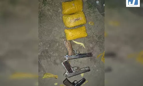 नदी के किनारे 1.3 किलो आइस ड्रग और 3 पिस्तौल बरामद, ड्रोन से खेप भेजे जाने का शक