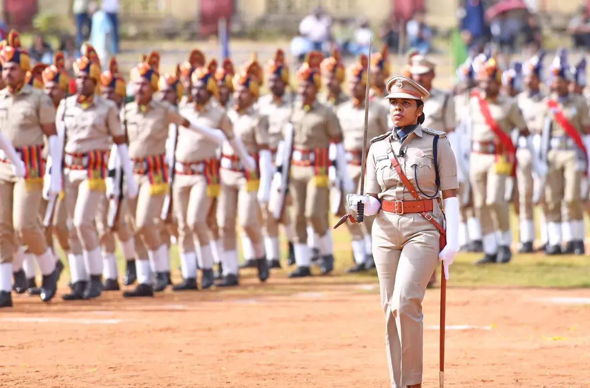 कोविड डॉक्टर से IPS और अब परेड कमांडर: डॉ. अपर्णा का सपना पूरा